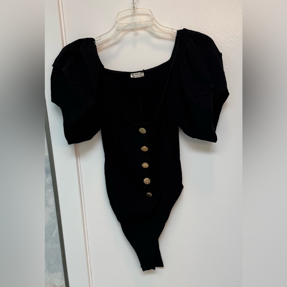 Woman’s Free People Intimately BodySuit
Size S Not Basic Puffy Sleeve
Black